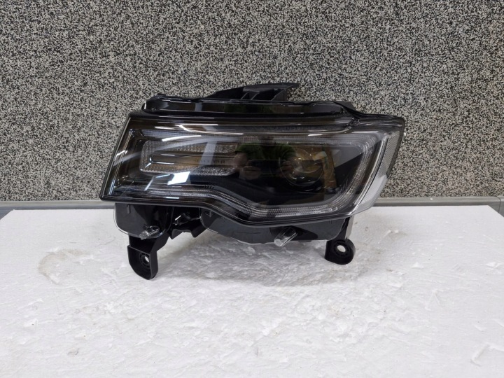 light left Jeep Cherokee WK2 SRT black Bi Xenon Led AFS Skretna
