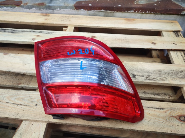 Licht links heck links hinten MERCEDES C-KLASA W204 06-10 KOMBI A2048203564
