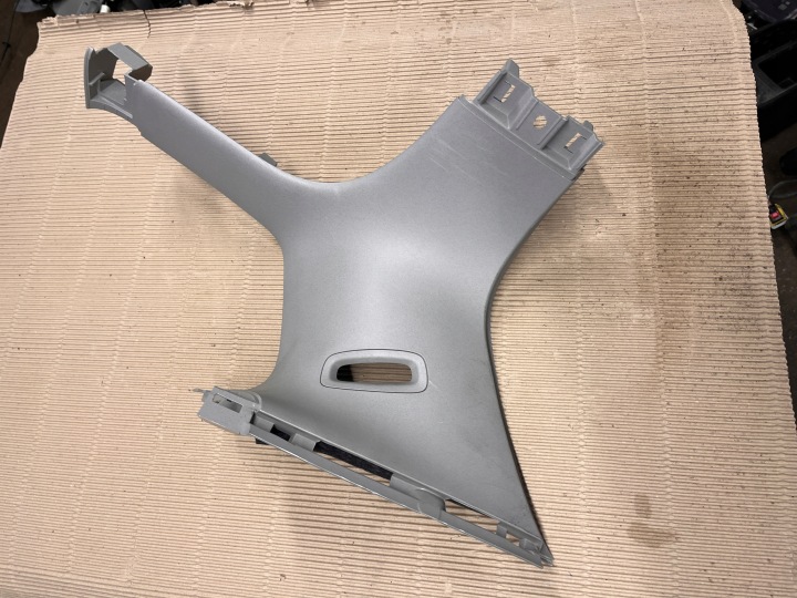 OPEL ZAFIRA C Couverture tablier moteur Boîte SLUPKA Droite Arrière 13289767
