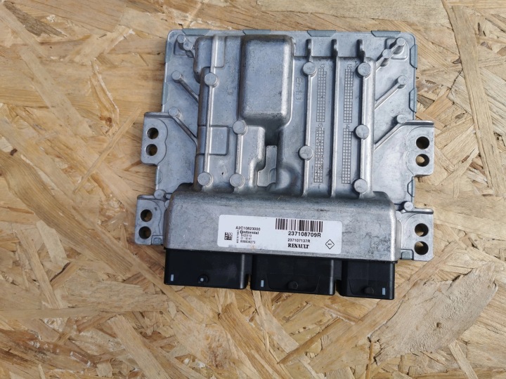 DACIA DUSTER 1.5 DCI riadiaca jednotka MOTORA KOMP 237108709R 237107137R 066836277