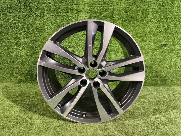 felga AUDI A6 C8 19" x 8,5J ET 40 NR.446