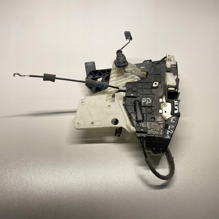 de la Serrure Portière Droite Avant Mercedes S W221 A2217205835 DOCIAG