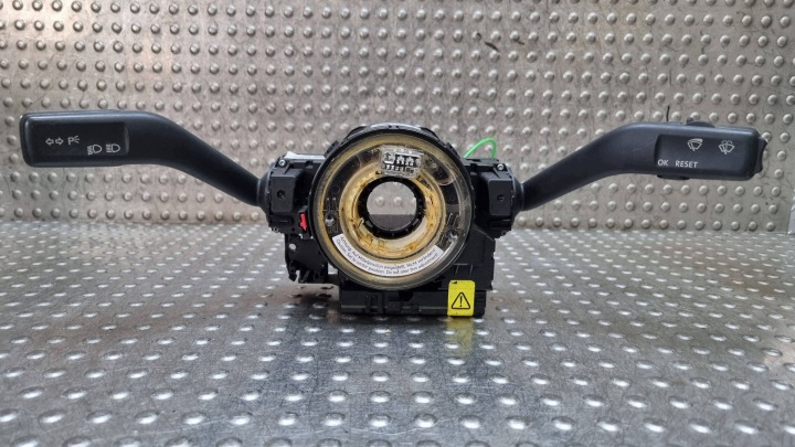 páčka páčky pod volant a ovládání kroužek 3C5953513A VW PASSAT B6
