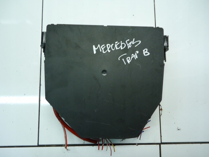 MERCEDES W204 modul SAM A2049009501