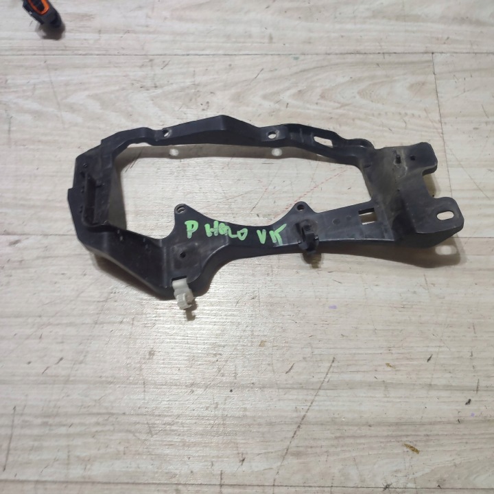 Lüftungsgitter des Nebelscheinwerfers vorne Seite rechts Suzuki Vitara (LY) 3552686R2