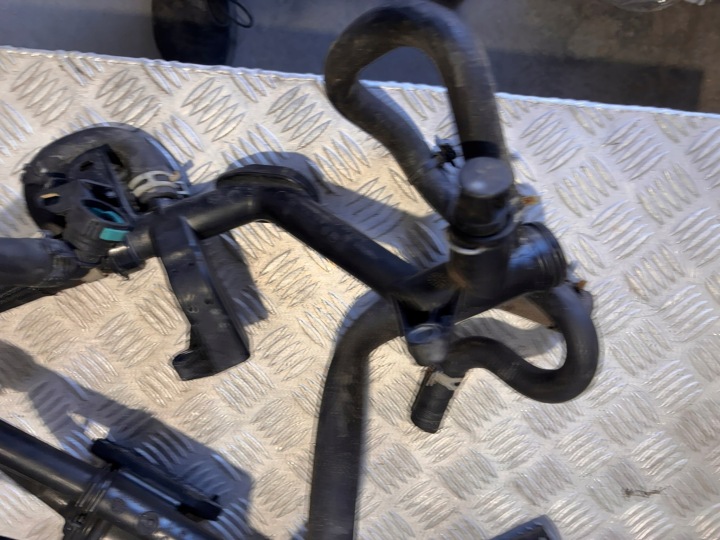 FORD FIESTA TERMOSTAT 9684476080 --- 5