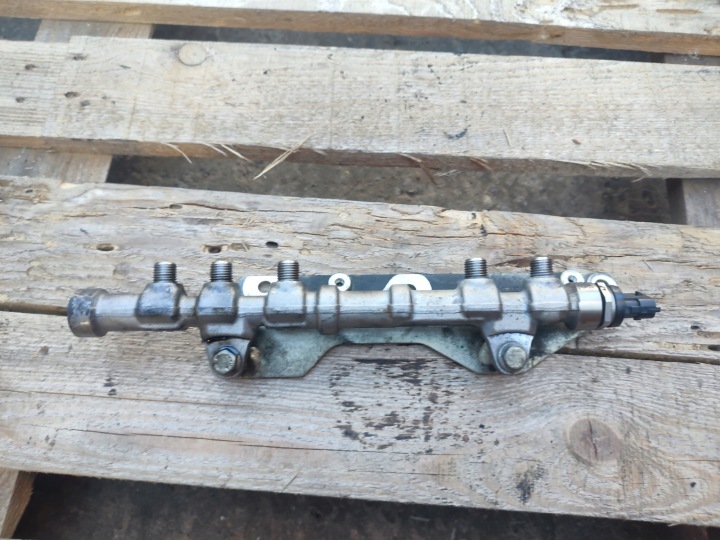 vstrekovacia rampa FIAT OPEL ALFA 1.3 JTD 0445214364 55272136