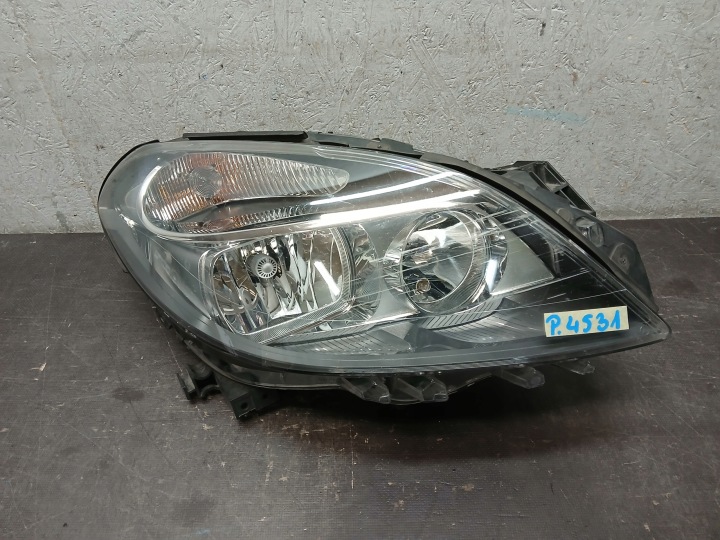 Feux phare Avant Droit MERCEDES B KLASA W246 A2468200261