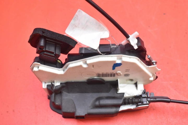 lock door right front front EU 5E1837016A SKODA RAPID 1 and 5D HB 12-17