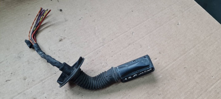 A4 B8 LIFT Prise KOSTKA ZLACZE Portière A5 8T Q5 A6 C7 4G A7 4G 8K0972702