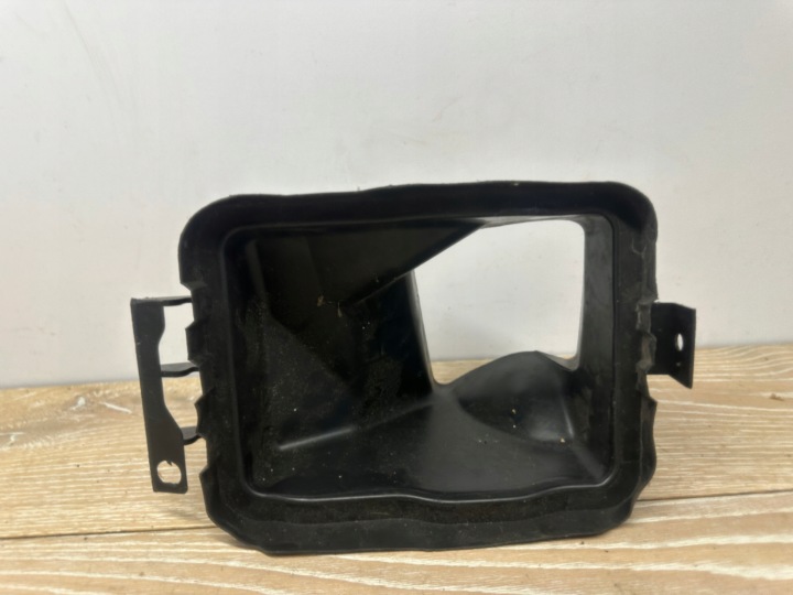 BMW 3 GT F34 intake drain air radiator 51747294910 7294910