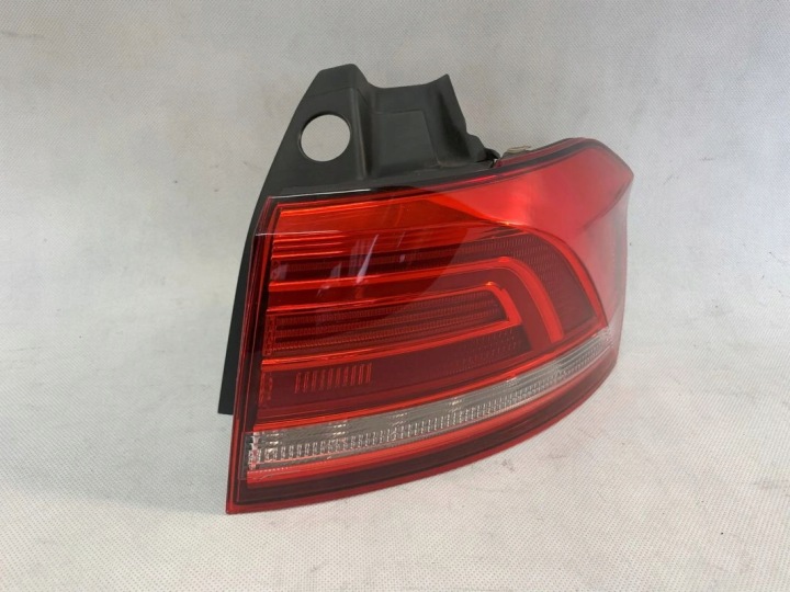 Volkswagen Passat B8 kombi Licht rechts hinten heck VW 01.25 3G9945096D