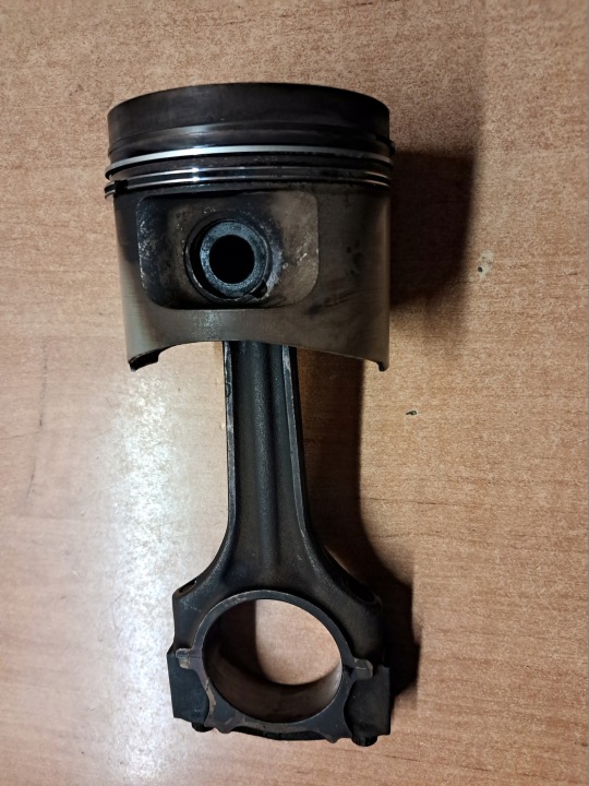 piston MERCEDES W123 W201 190 2,0 102.962 102.920 1020301018