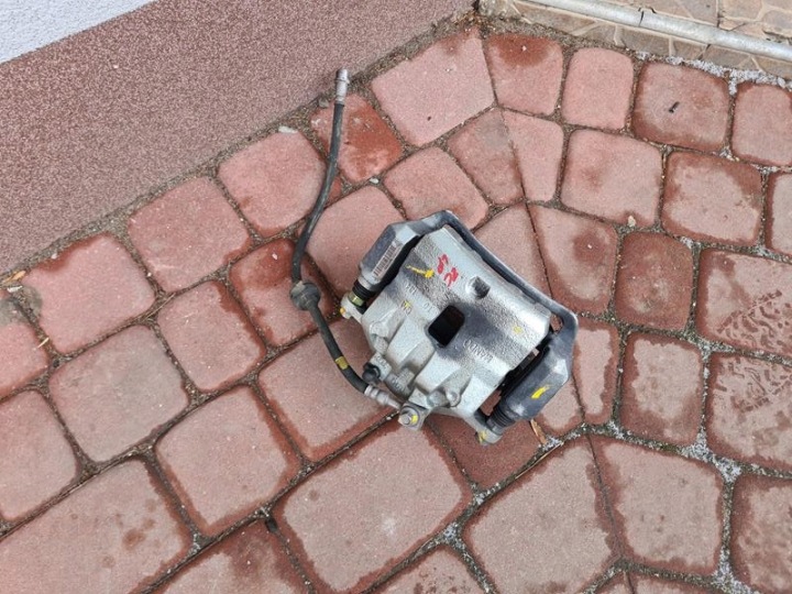 PINZA FRENO Anteriore Anteriore sinistra jazmo Opel Zafira C Astra J