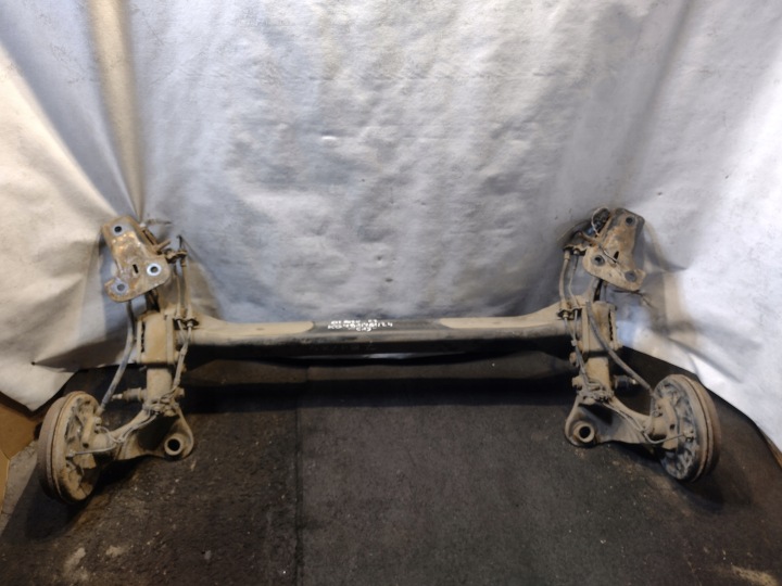 Traverse traineau berceau essieu suspension Arrière Citroen C2