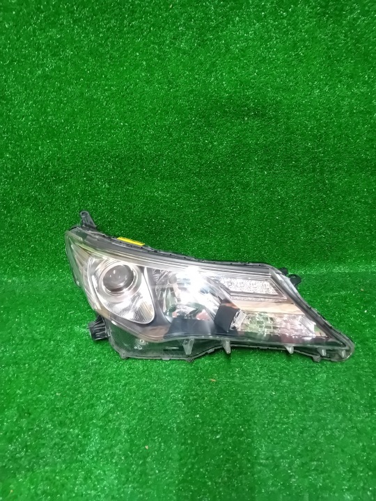 REFLEKTOR right XENON TOYOTA RAV4 IV 13- NR.R