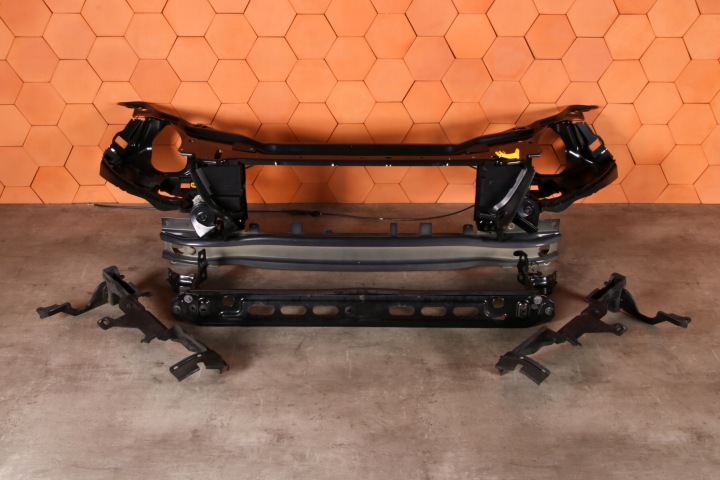 VOLVO XC60 XC 60 und LIFT Schlossträger Versteifung Schlossträger ZAMKI der Kühlergrill träger