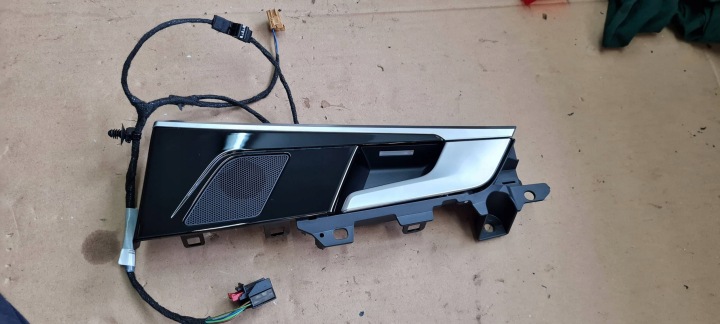 A5 8W LIFT kilincs kárpitok BOCZKA ajtó jobb jobb far 8W0959524B A4 B9