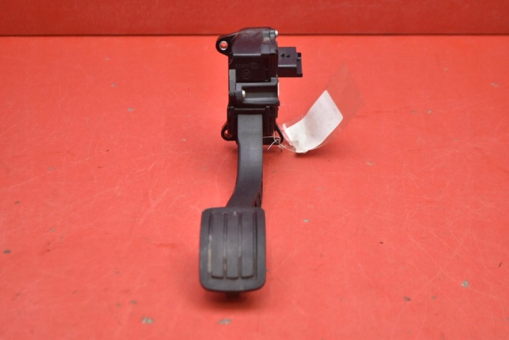 potencjometr plynový pedál 9674829780 CITROEN C4 PICASSO II 1.2 PT 130 KM 16