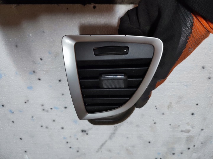OPEL ASTRA J IV Bouche aération tableau bord Gauche 13327998