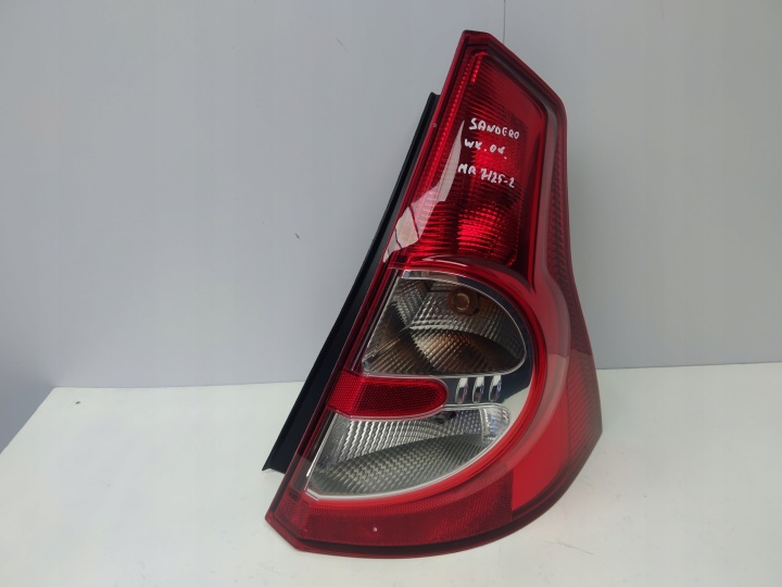 2008r- Dacia Sandero and ladna light wklad rear part right original 8200734824