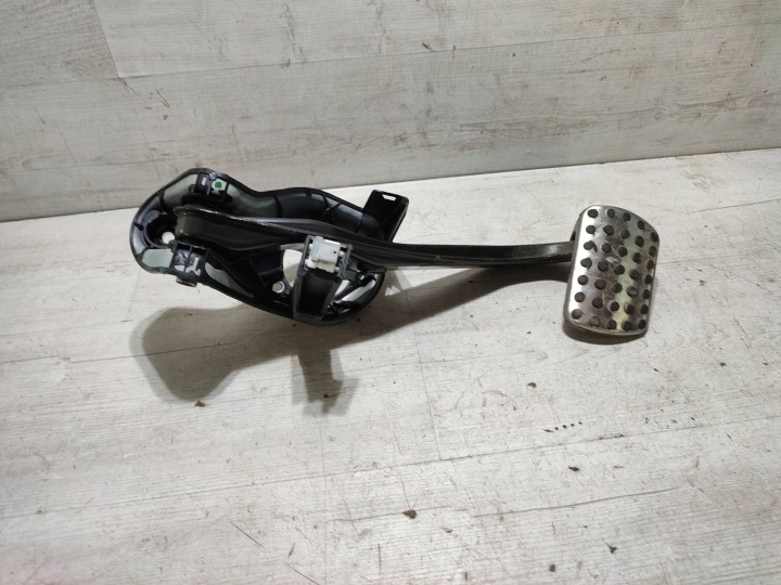 Mercedes-Benz GLK (X204) 2013 Pedal freno