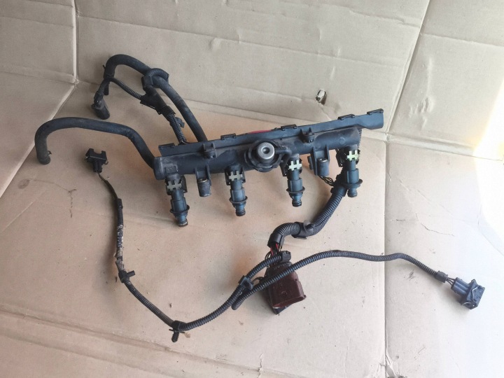 injecteur rampe injection câblage Volkswagen Polo III 6N 2000 1.0 MPI 8V