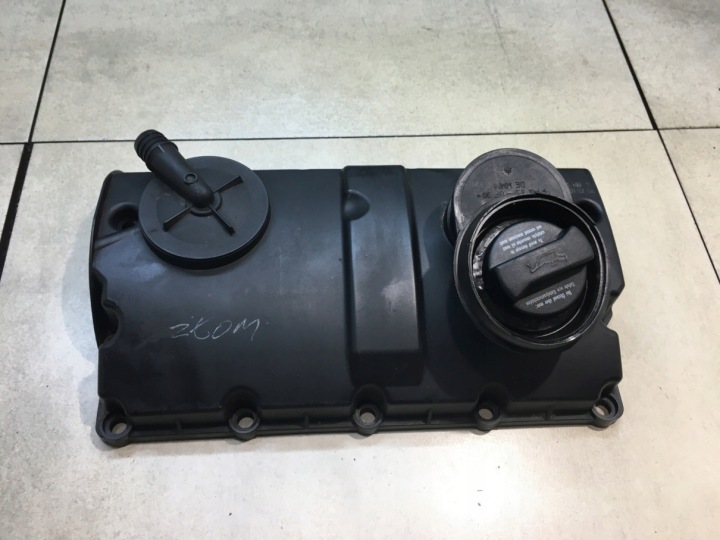 cover of valves VW SHARAN and FL 1.9 TDI AUY 038103469T
