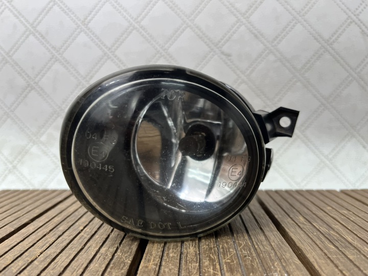 VW GOLF JETTA V 05-08 Feux antibrouillard Avant Gauche Avant Feux phare Antibrouillard EU