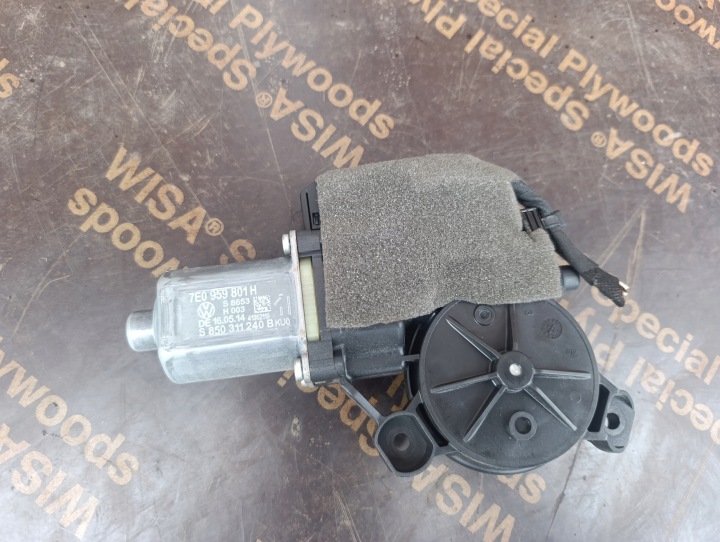 VWT5 T5 LIFT motorek okna(mechanismus otevírání okna)KIEROWCA 7E0959801H