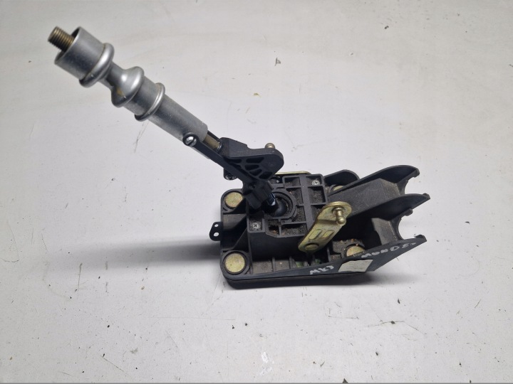 FORD MONDEO MK3 2.0 TDCI gear lever changes of the gear 1S7R-7K387-CC