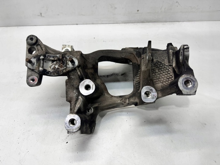 holder holder of the engine AUDI A4 B9 2.0 TDI 8W0399295E