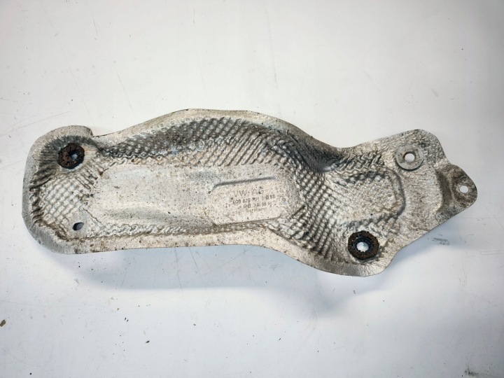 Couverture tablier moteur TERMICZNA AUDI A3 8V VOLKSWAGEN SEAT SKODA 5Q0825721D