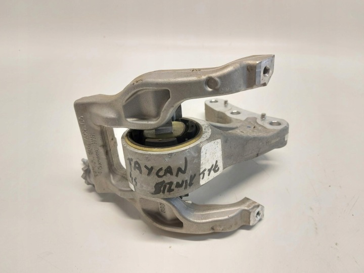 Porsche Taycan GTS 9J1 2021r Getriebehalter heck 9J1804495