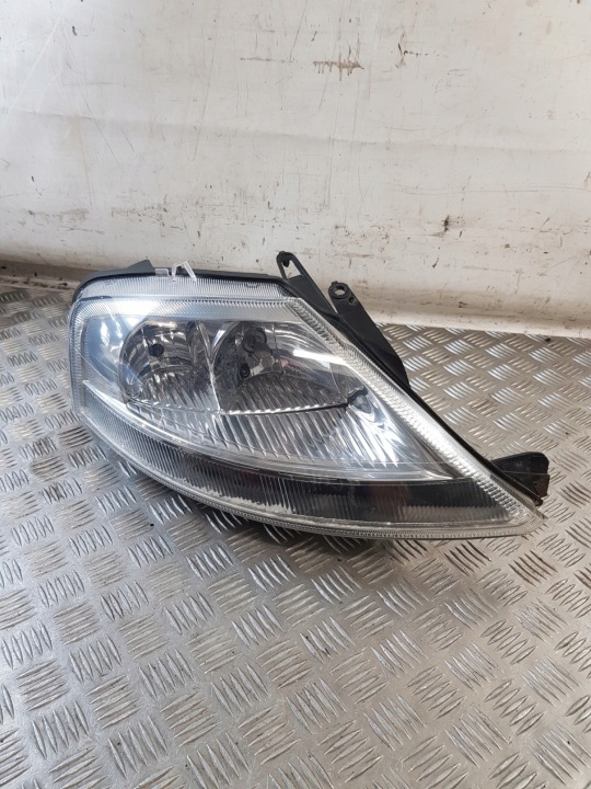 light right front TYC CITROEN C3 and 04R