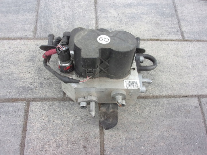 MERCEDES CL 216 W216 CL63 AMG BLOK valves ABC A2213200358