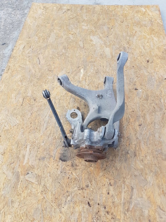 Moyeu support broche Gauche Arrière AUDI A4 B8 A5 8K0505311J