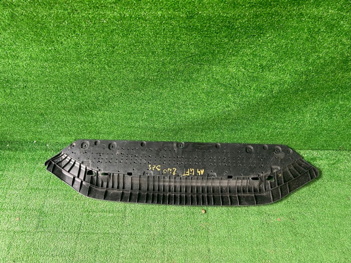 Audi A4 8W fedél pod motor fedél pod lökhárító eleje elsö