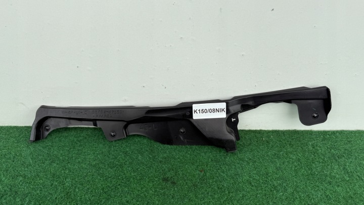 TOYOTA PRIUS plus levá kryt pod oknem lišta 55752-47060 K150/08NIK