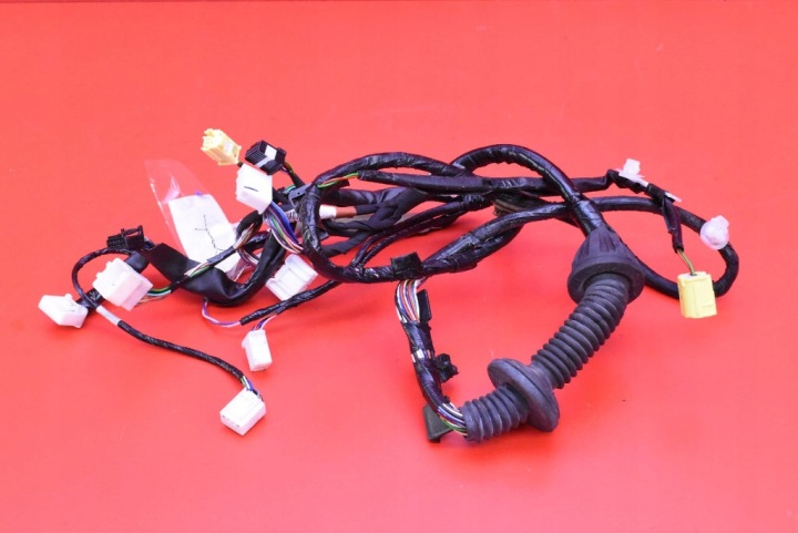 bundle wiring door left front 82152-0DQ30-C TOYOTA YARIS CROSS 20