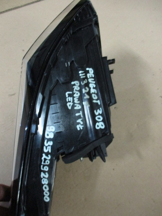 light right rear part rear Peugeot 308 III 21r LED 9835299280