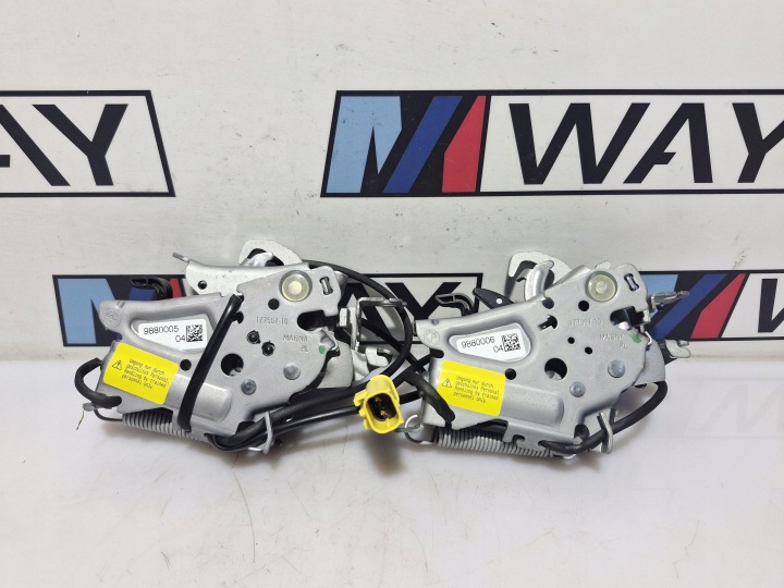 BMW G60 G61 M5 G90 bonnet latch lock left right KOMPLET original 9880005 9880006