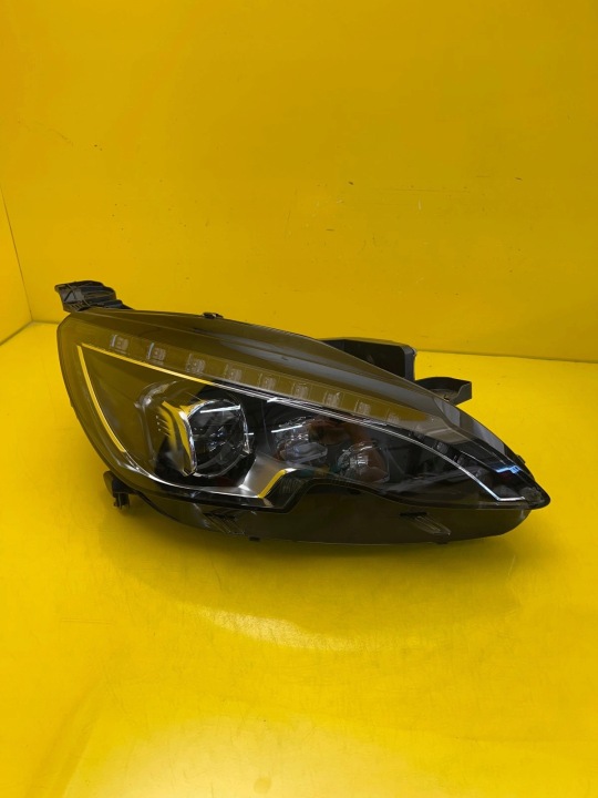light right Peugeot 308 T9 Full Led 9677832380-00