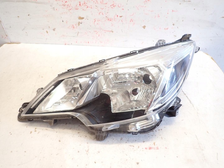 light front front left MITSUBISHI SPACE STAR III 2019