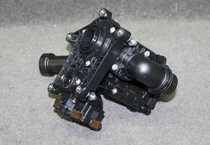 BMW G20 G30 G11 G14 G05 G07 4.0i B58B30C module ZARZADZANIA CIEPLEM 8642559