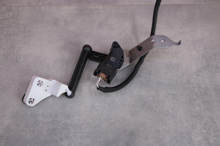 BMW G20 G21 G22 G23 G26 G42 Z4 G29 sensor POZIOMOWANIA of the lights rear part 6895466