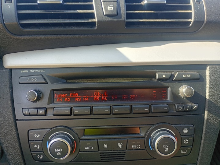 RADIO ORYGINALNE CD brakuje kodu BMW 1 und E81 07-11