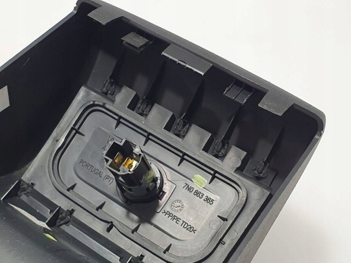 Volkswagen Sharan 7N гнездо Lighter заден тунел капак 7N0863289 8