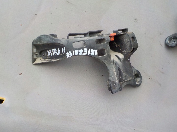 bumper bracket right rear part opel astra H kombi 13143107 2007r