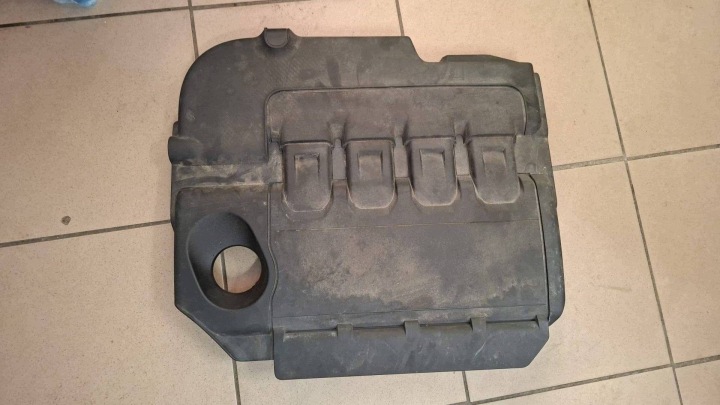 kryt motoru Volkswagen Touran III 04L103954L 04L103925T